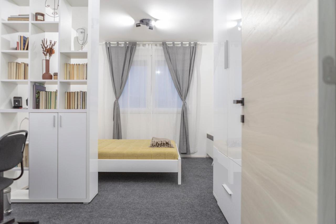 Apartman Pletisanak กอร์นีย์มิลาโนวัซ ภายนอก รูปภาพ